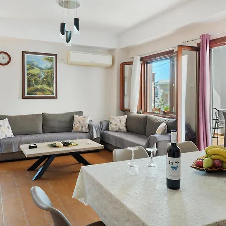 Apartment Voula *